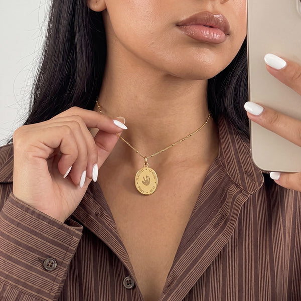 Oval Geburtsdaten + Handabdruck Kette
