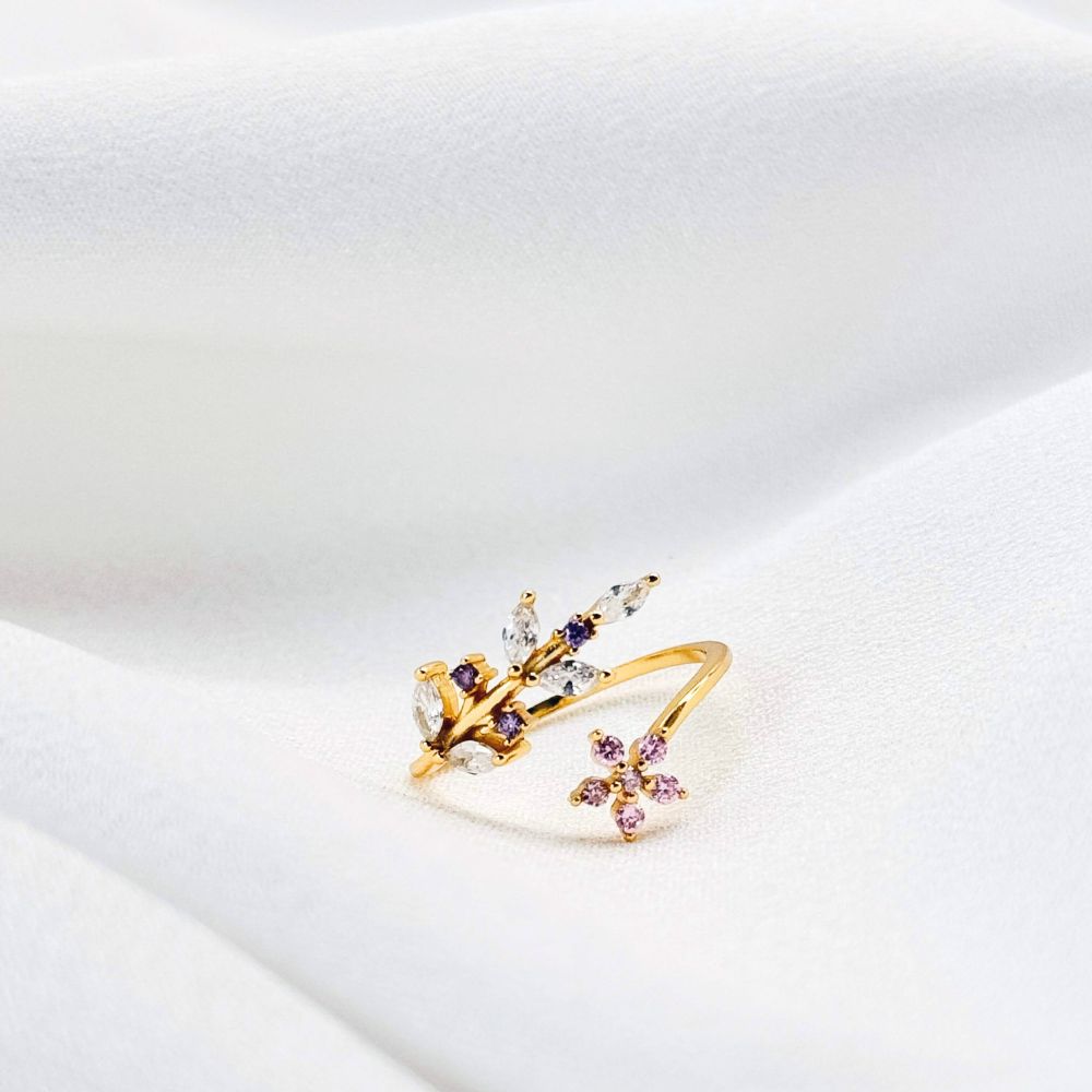 color:gold
