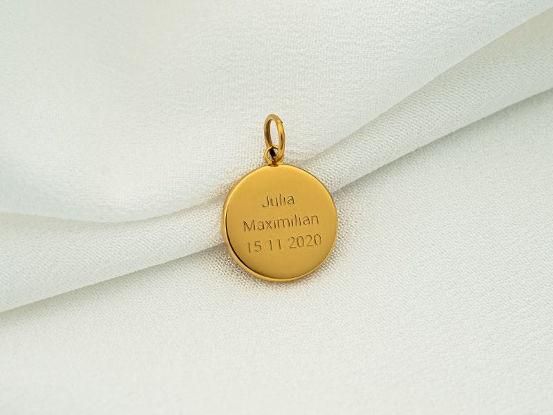 color:gold