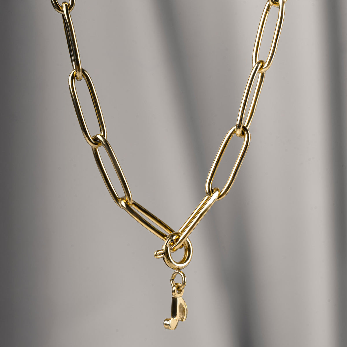 color:gold