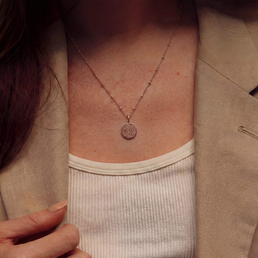 color:rosegold