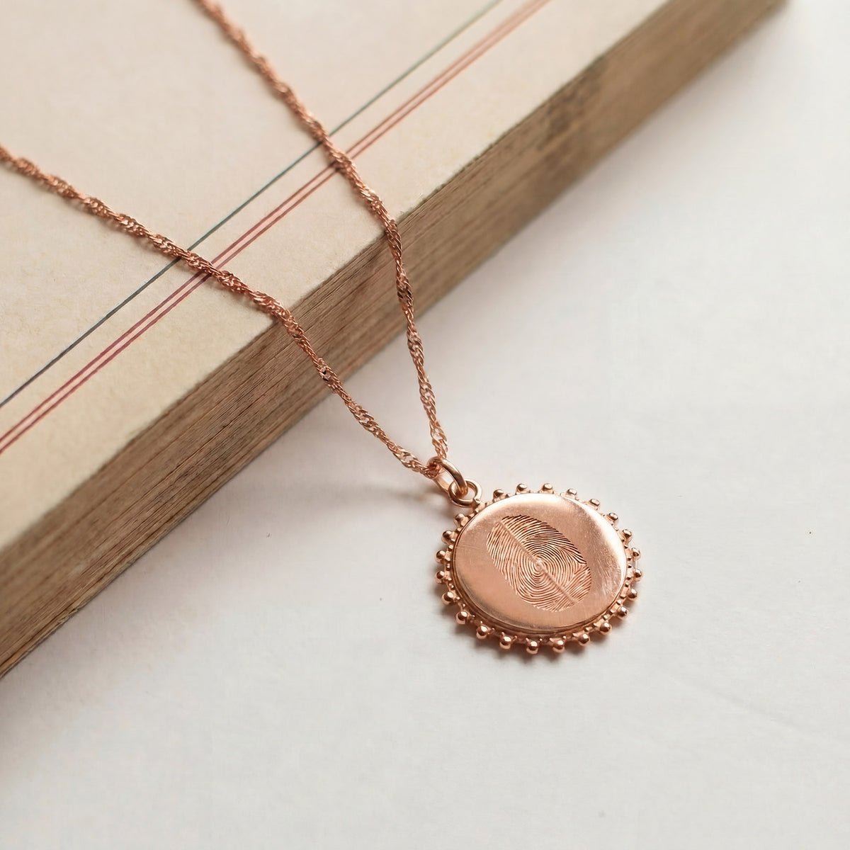 color:rosegold
