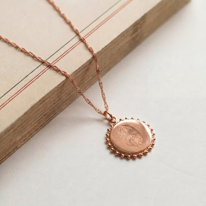 color:rosegold