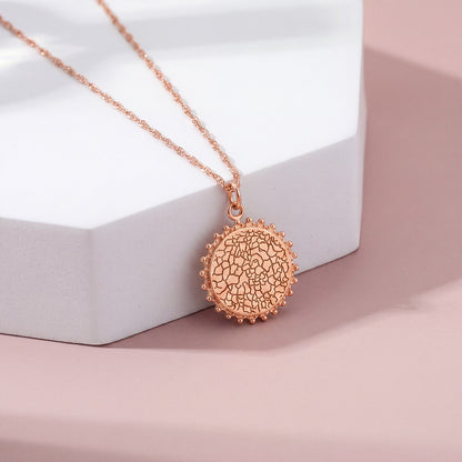 color:rosegold