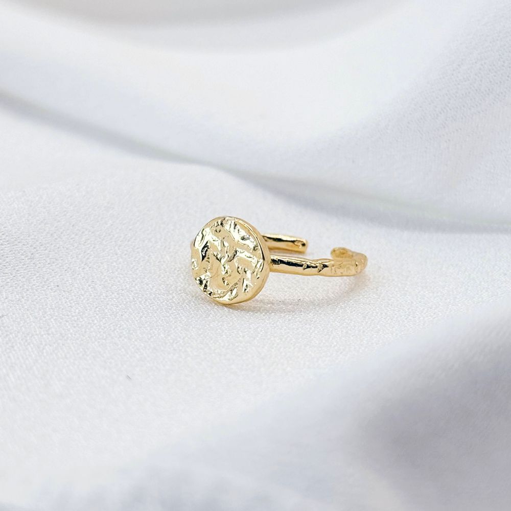 color:gold