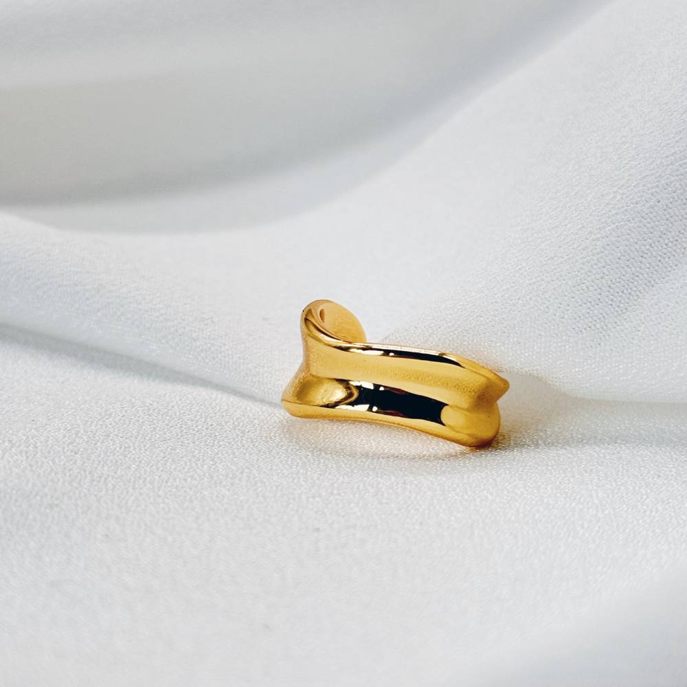 color:gold
