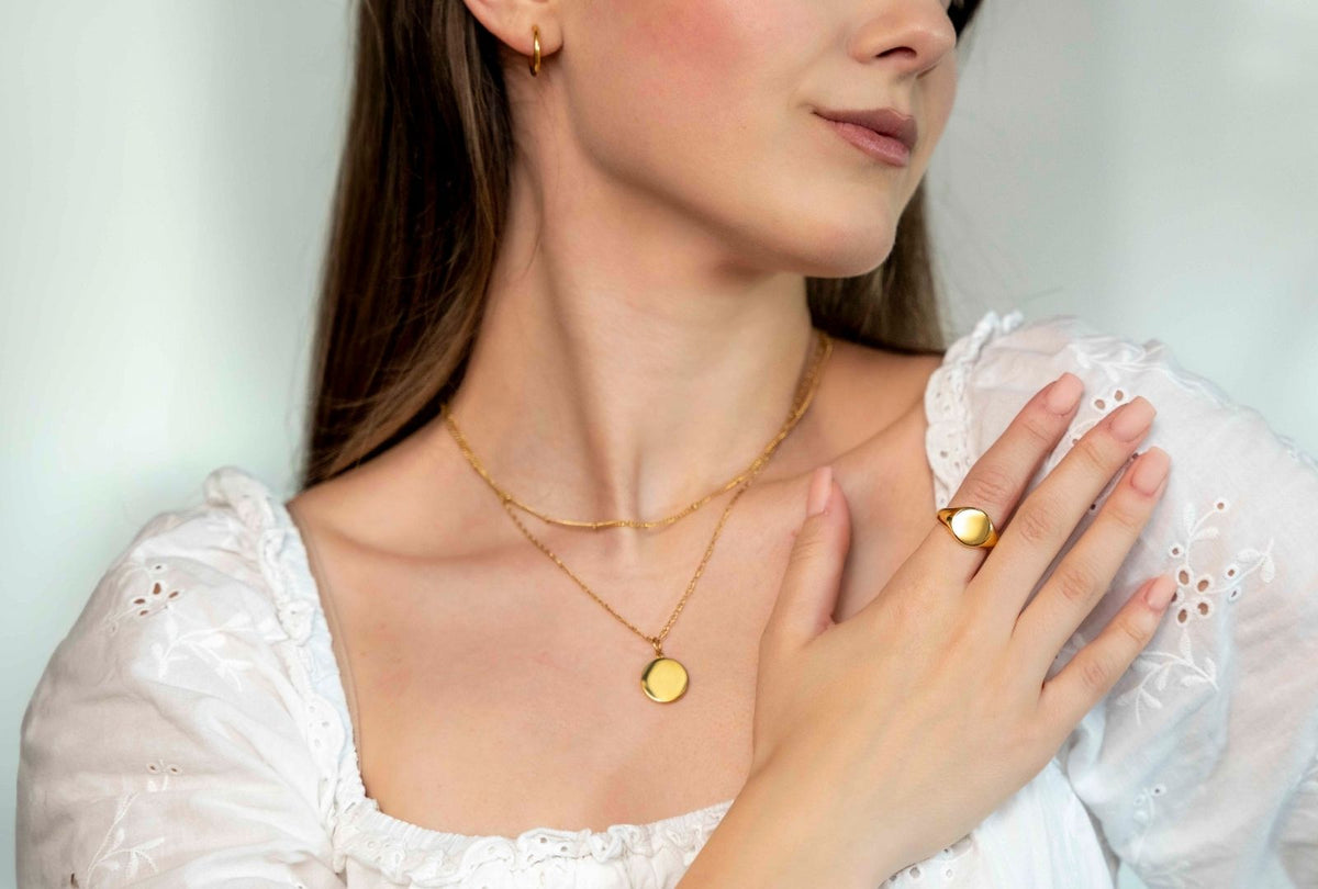 color:gold