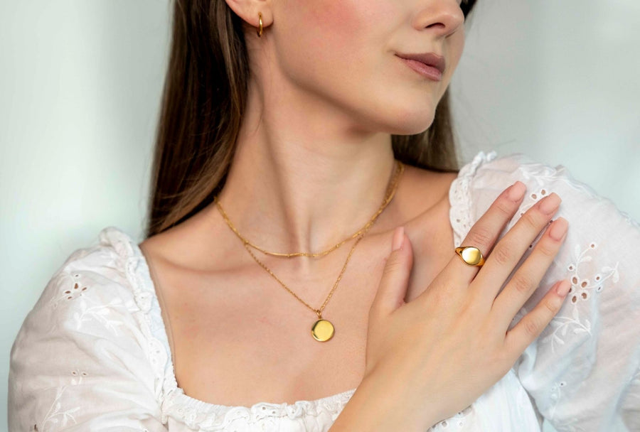 color:gold