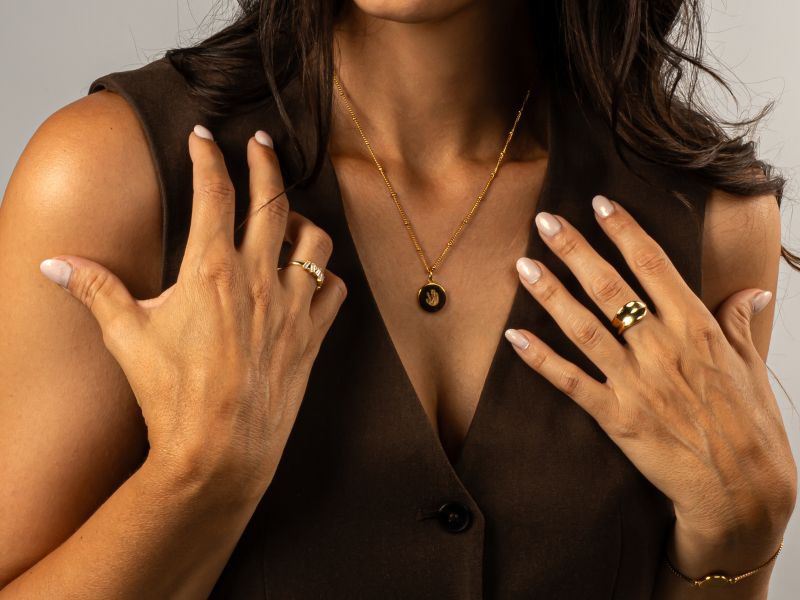 color:gold
