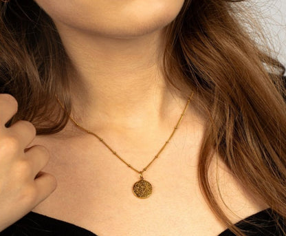 color:gold