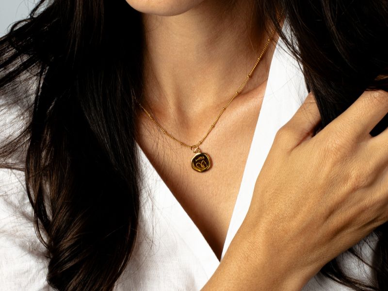 color:gold